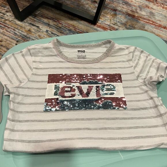 Girls Levi’s/Love sequined t-shirt  - Picture 3 of 4